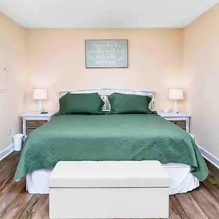Convenient To Campus And The Square Villa